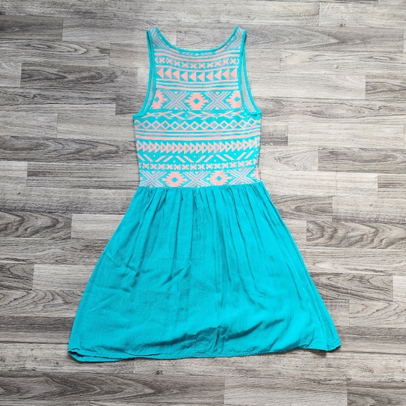 Skies are Blue Women's Print Midi Dress - Picture 4 of 5